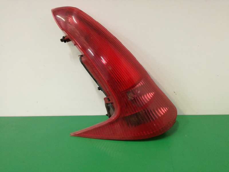 Recambio de piloto trasero izquierdo para peugeot 206 sw xs referencia OEM IAM   