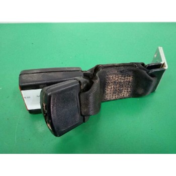 ENGANCHE CINTURON DERECHO 2R83F60044 TRASERO CENTRAL 