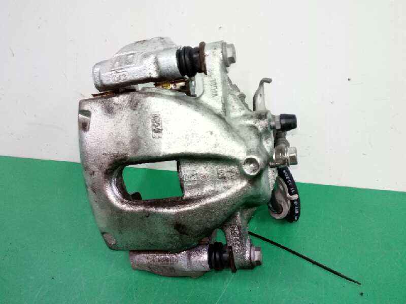Recambio de pinza freno delantera derecha para toyota auris hybrid active referencia OEM IAM   