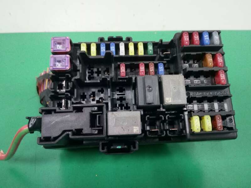 Recambio de caja reles / fusibles para opel corsa e selective referencia OEM IAM 2B0Z4010F Recambio de caja reles / fusibles para opel corsa e selective referencia OEM IAM 2B0Z4010F