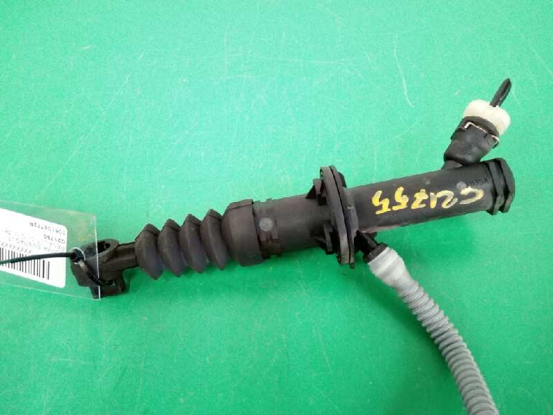 Recambio de bomba embrague para renault clio iv zen referencia OEM IAM 306105773R  