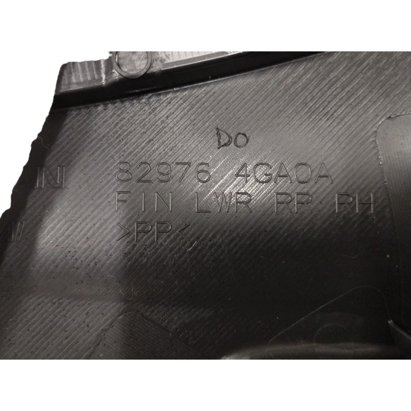 GUARNECIDO PUERTA TRASERA DERECHA