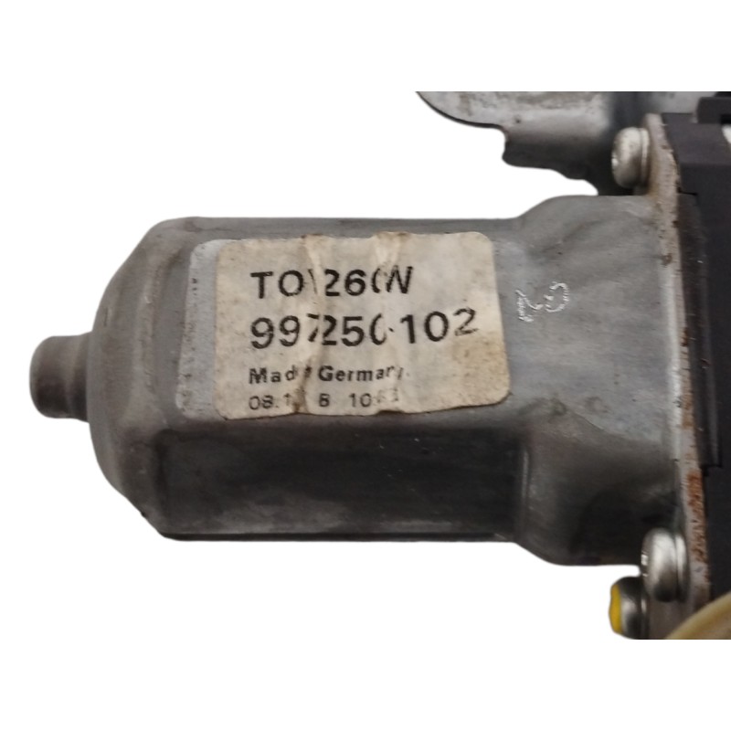 ELEVALUNAS DELANTERO DERECHO