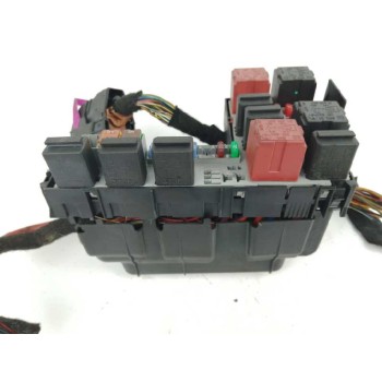 Recambio de caja reles / fusibles para opel corsa d opc referencia OEM IAM 13292736  