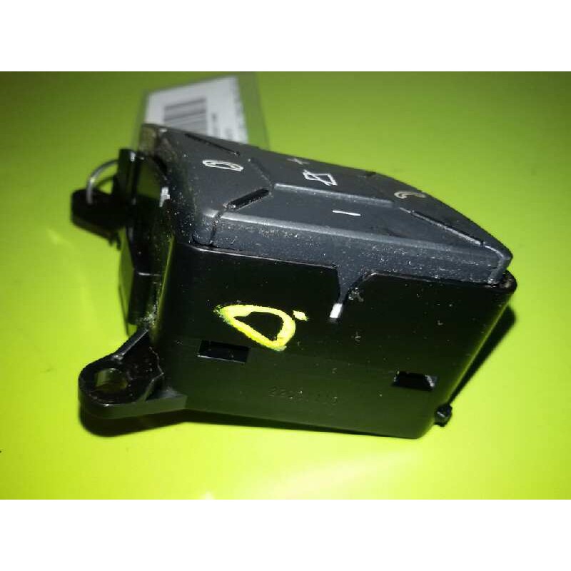 MANDO VOLANTE LADO DERECHO