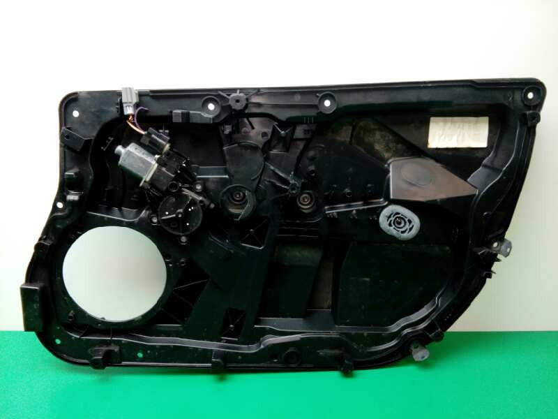 Recambio de elevalunas delantero derecho para ford fiesta (cb1) trend referencia OEM IAM FUNDA 8A6114553A 