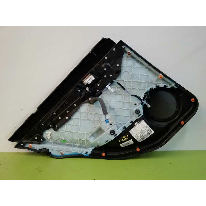 GUARNECIDO PUERTA TRASERA DERECHA