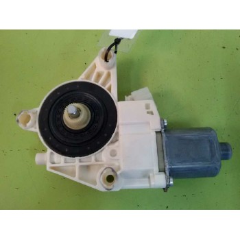 MOTOR ELEVALUNAS TRASERO DERECHO A2048200642 0130822504 
