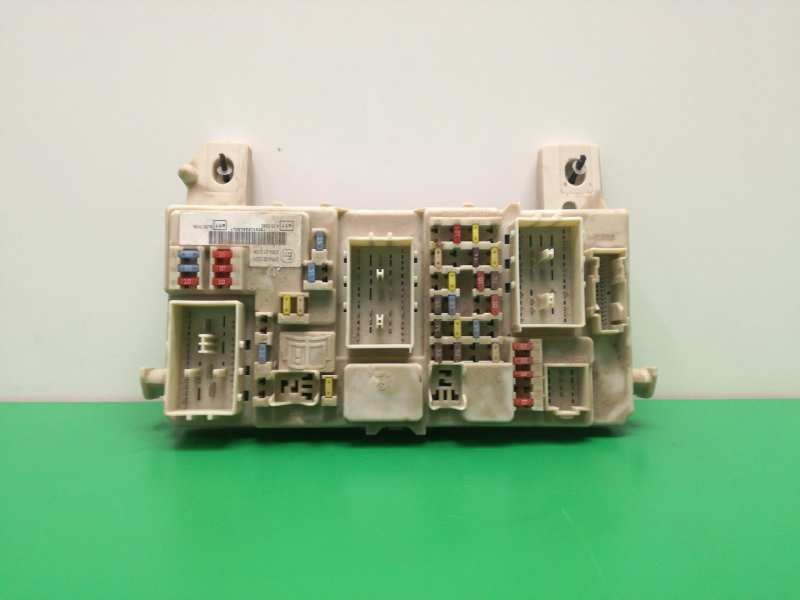 Recambio de caja reles / fusibles para ford focus lim. (cb4) trend referencia OEM IAM 8M5T14014CAB 97RA012108 