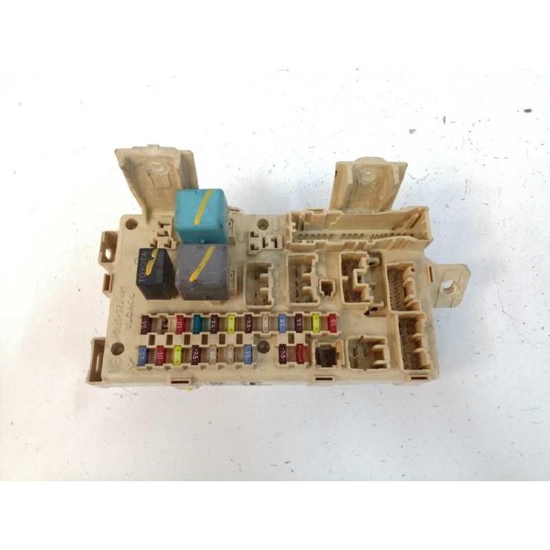 Recambio de caja reles / fusibles para toyota avensis berlina (t25) 2.0 turbodiesel cat referencia OEM IAM 82641CA010F  
