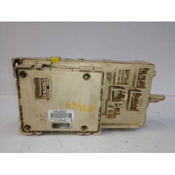 Recambio de caja reles / fusibles para toyota avensis berlina (t25) 2.0 turbodiesel cat referencia OEM IAM 82641CA010F  