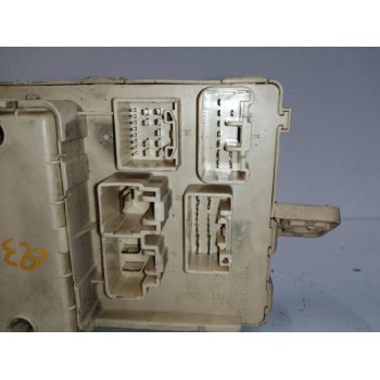 Recambio de caja reles / fusibles para toyota avensis berlina (t25) 2.0 turbodiesel cat referencia OEM IAM 82641CA010F  