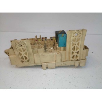 Recambio de caja reles / fusibles para toyota avensis berlina (t25) 2.0 turbodiesel cat referencia OEM IAM 82641CA010F  