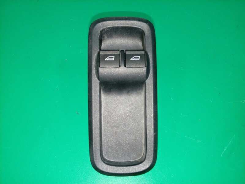 Recambio de mando elevalunas delantero izquierdo para ford fiesta (cb1) trend referencia OEM IAM 8A6T14A132AC 10008940 