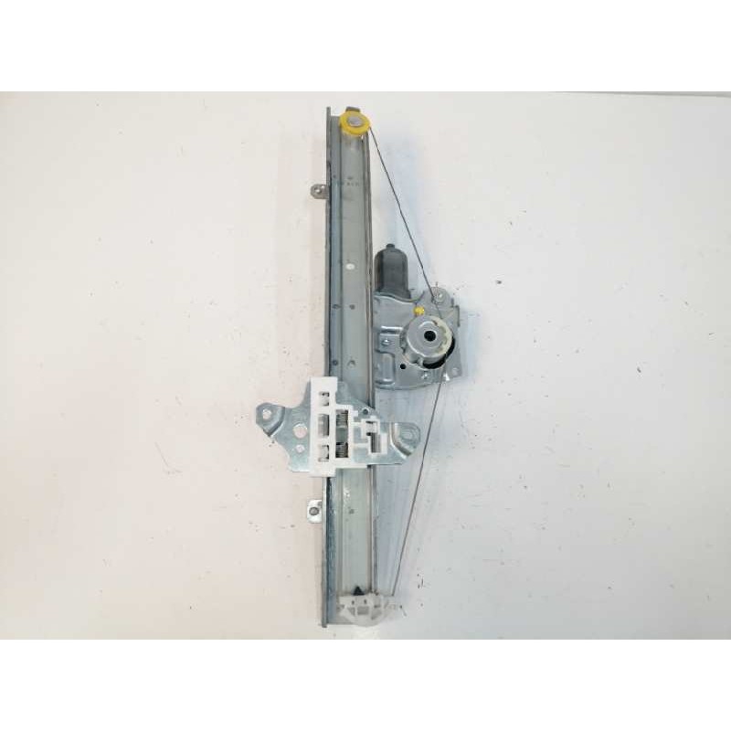 ELEVALUNAS DELANTERO DERECHO