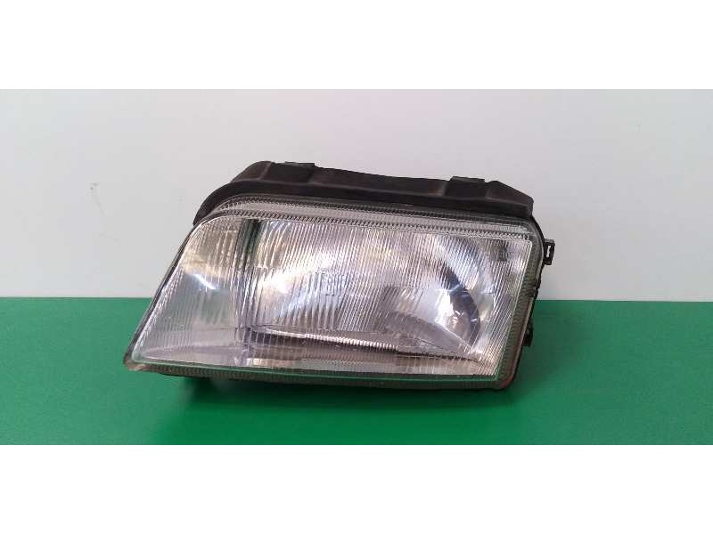Recambio de faro izquierdo para audi a4 berlina (b5) 1.9 tdi referencia OEM IAM 8D0941003A  