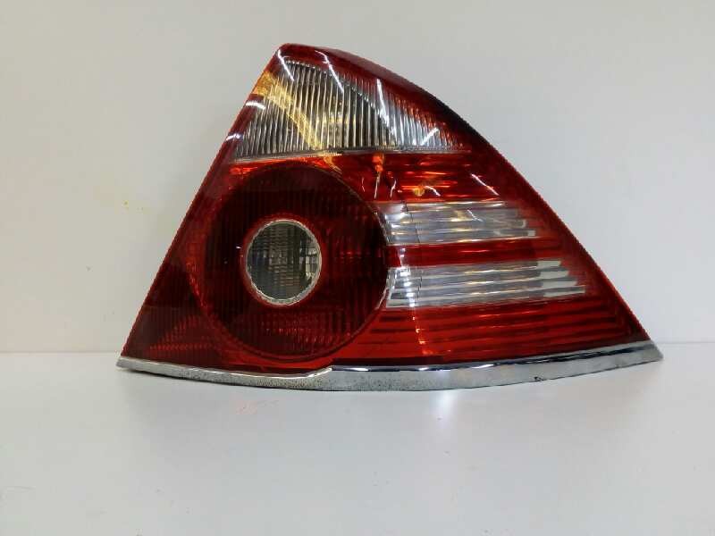 Recambio de piloto trasero derecho para ford mondeo berlina (ge) 2.0 tdci td cat referencia OEM IAM 1S7113404A  