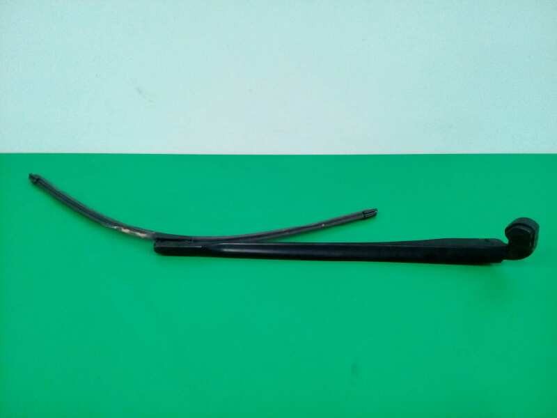 Recambio de brazo limpia delantero derecho para seat leon (1p1) sport referencia OEM IAM 1P0955410A  