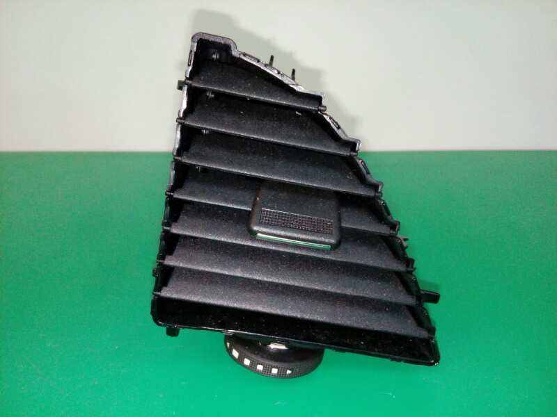 Recambio de rejilla aireadora para seat leon (5f1) 1.2 tsi referencia OEM IAM 08435006 CENTRAL DERECHA Recambio de rejilla aireadora para seat leon (5f1) 1.2 tsi referencia OEM IAM 08435006 CENTRAL DERECHA