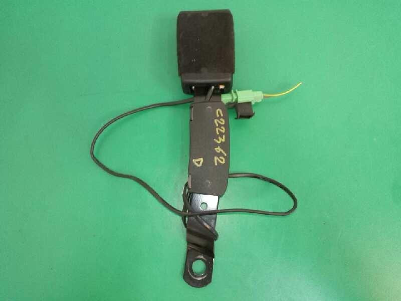 Recambio de enganche cinturon derecho para seat ibiza (6p1) style referencia OEM IAM 6P0857756C  