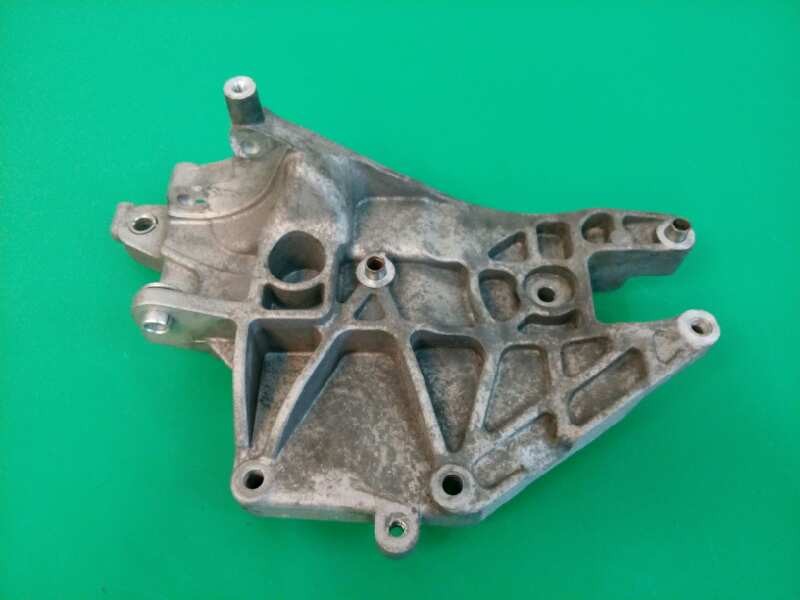 Recambio de soporte alternador para fiat qubo (300) trekking referencia OEM IAM 55221393 Recambio de soporte alternador para fiat qubo (300) trekking referencia OEM IAM 55221393