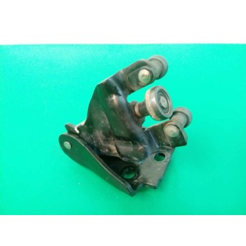 Recambio de soporte / guia puerta corredera para fiat qubo (300) trekking referencia OEM IAM  DERECHA CENTRAL 