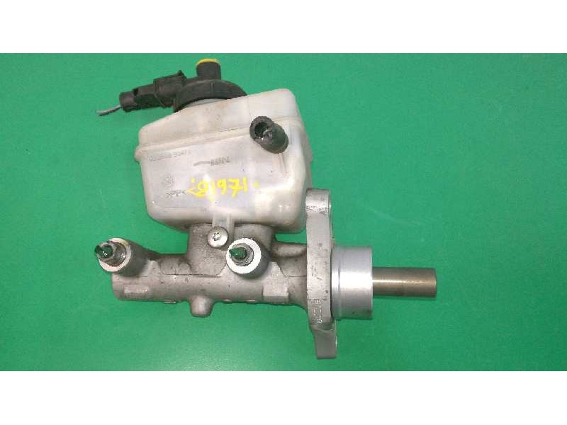 Recambio de bomba freno para dacia sandero laureate referencia OEM IAM 03350890461  