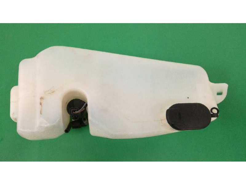 Recambio de deposito limpia para dacia sandero laureate referencia OEM IAM 8200210002 8200440772 