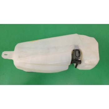 Recambio de deposito limpia para dacia sandero laureate referencia OEM IAM 8200210002 8200440772 