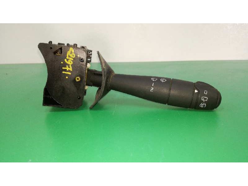 Recambio de mando limpia para dacia sandero laureate referencia OEM IAM 8200792587  