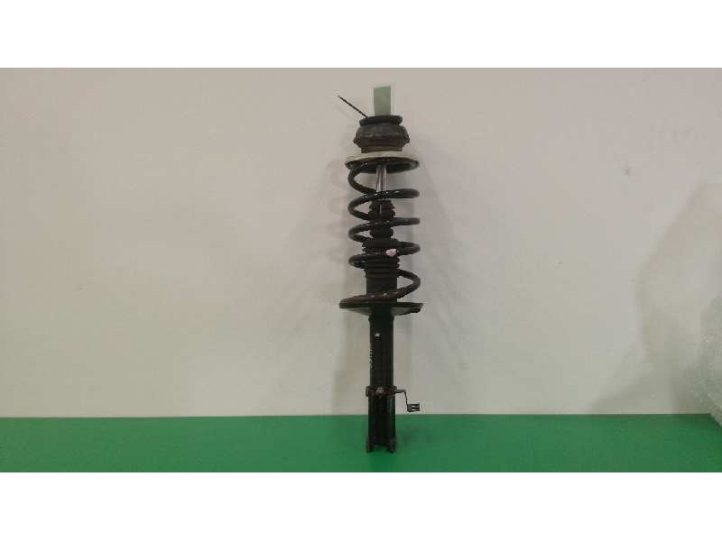 Recambio de amortiguador delantero izquierdo para dacia sandero laureate referencia OEM IAM 8200807029  