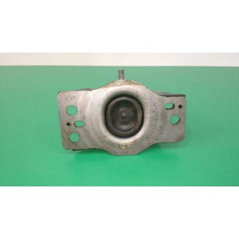 Recambio de soporte motor derecho para dacia sandero laureate referencia OEM IAM 3200549046  
