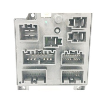 Recambio de caja reles / fusibles para volvo s60 berlina 2.4 cat referencia OEM IAM 8637841  