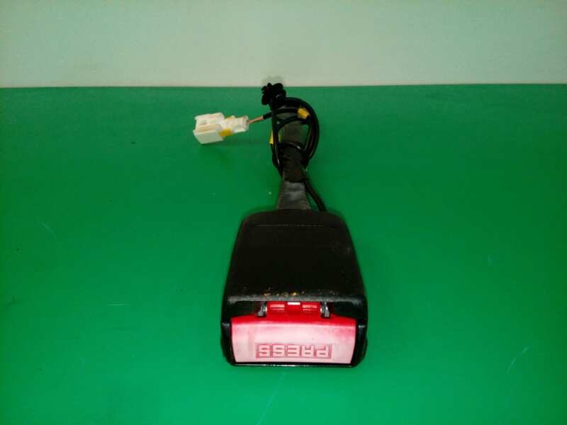 Recambio de enganche cinturon derecho para peugeot 308 sport referencia OEM IAM DELANTERO Recambio de enganche cinturon derecho para peugeot 308 sport referencia OEM IAM DELANTERO