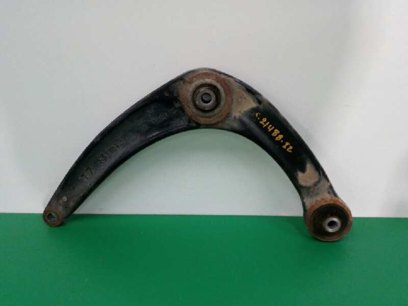 Recambio de brazo suspension inferior delantero izquierdo para peugeot 308 sport referencia OEM IAM 823215  