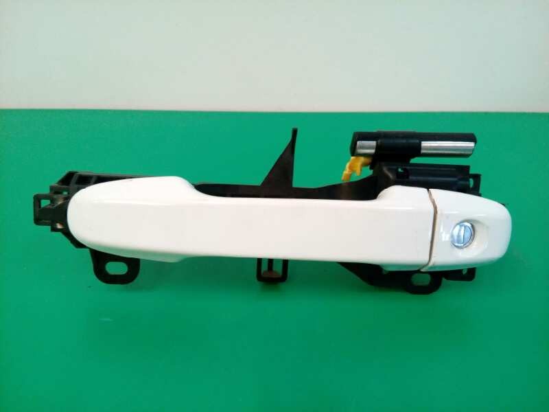 Recambio de maneta exterior delantera izquierda para toyota yaris active referencia OEM IAM Recambio de maneta exterior delantera izquierda para toyota yaris active referencia OEM IAM
