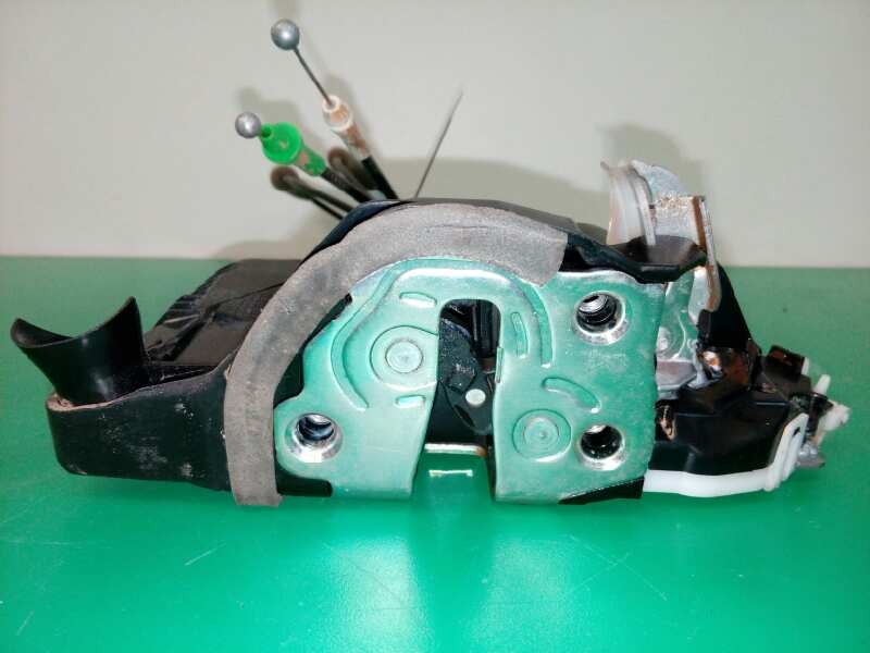 Recambio de cerradura puerta delantera derecha para toyota yaris active referencia OEM IAM U3111130F3  