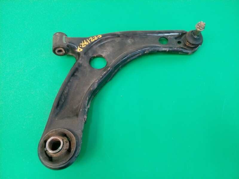 Recambio de brazo suspension inferior delantero derecho para toyota yaris active referencia OEM IAM Recambio de brazo suspension inferior delantero derecho para toyota yaris active referencia OEM IAM