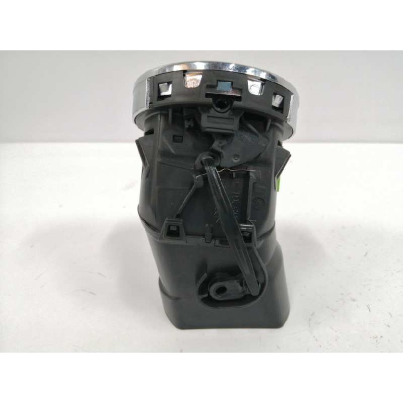 REJILLA AIREADORA LADO IZQUIERDO