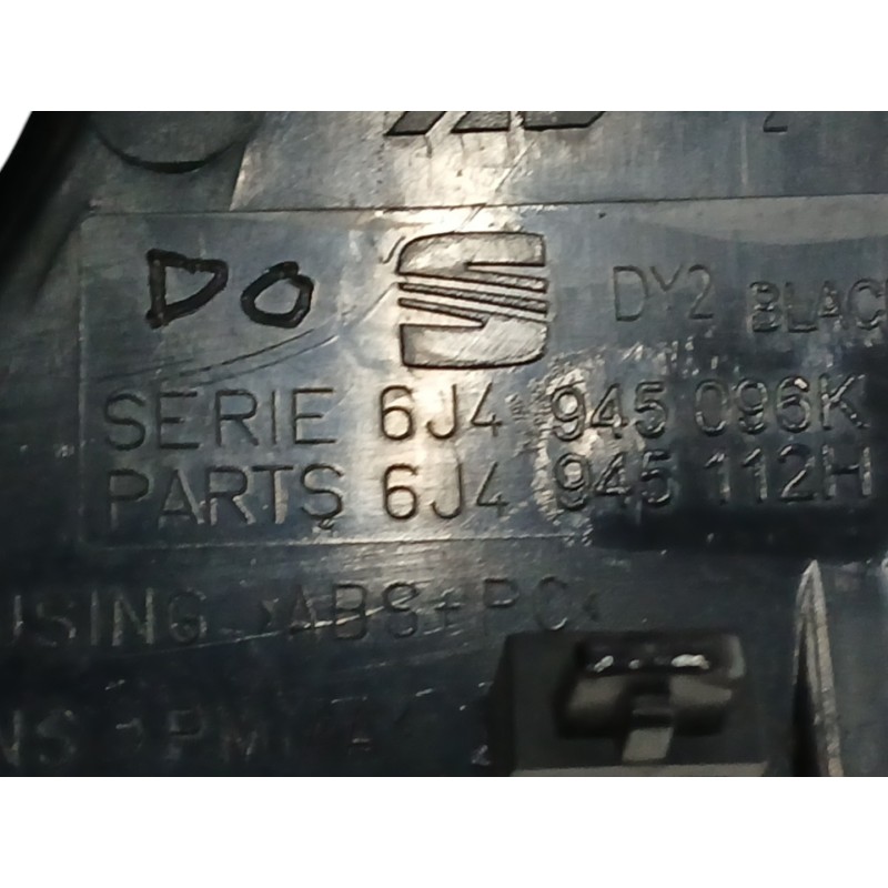 PILOTO TRASERO DERECHO 6J4945112H