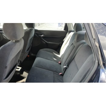 ford focus berlina (cak) del año 2003