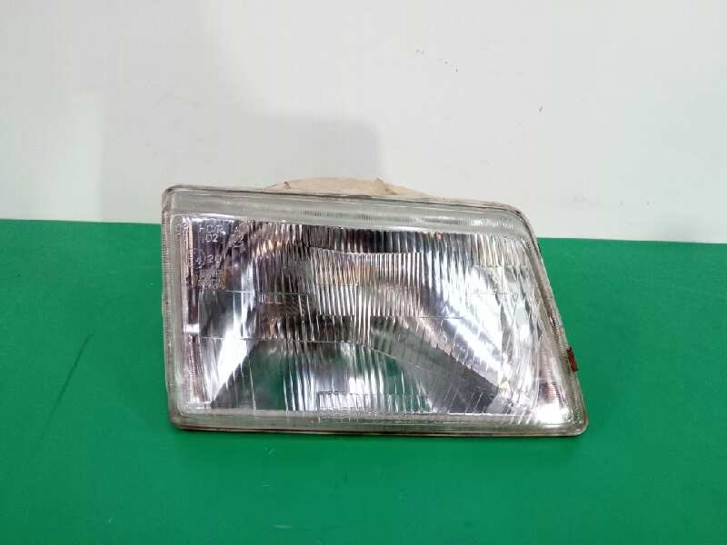 Recambio de faro derecho para peugeot 205 berlina 1.8 diesel referencia OEM IAM 035501112  