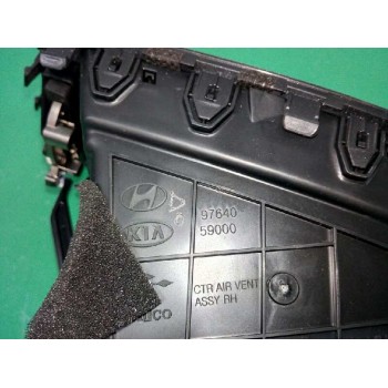 Recambio de rejilla aireadora para hyundai h350 kasten 2.5 crdi cat referencia OEM IAM 9764059000 CENTRAL DERECHA 
