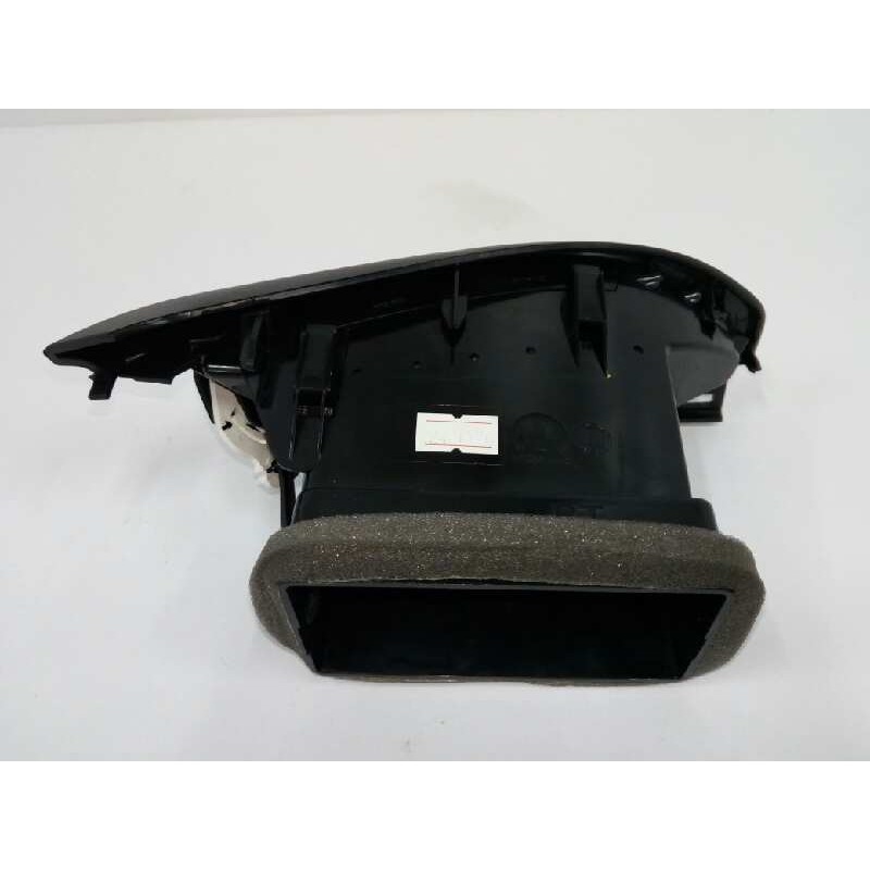 REJILLA AIREADORA LADO DERECHO