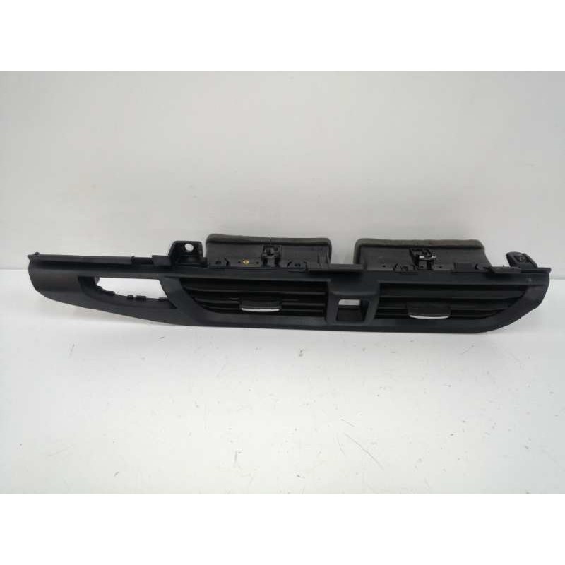Recambio de rejilla aireadora para nissan micra v (k14) 1.0 12v cat referencia OEM IAM 687515FA2A CENTRAL 687505FA2A