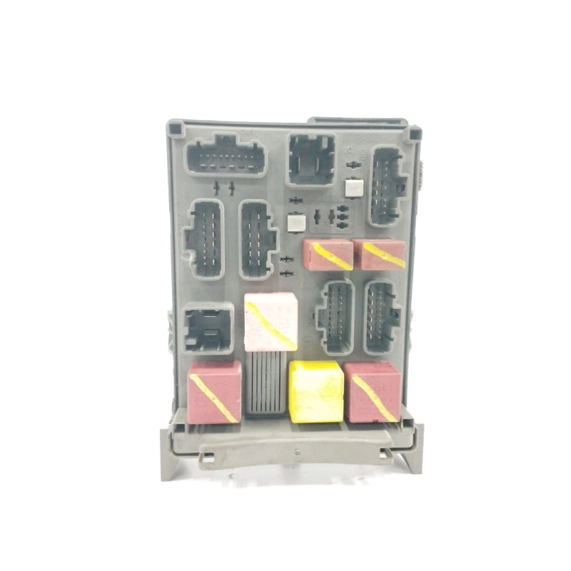 Recambio de caja reles / fusibles para renault laguna ii (bg0) 1.9 dci diesel referencia OEM IAM 8200447435  