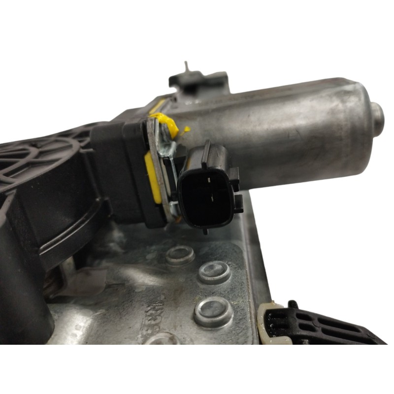 ELEVALUNAS TRASERO DERECHO