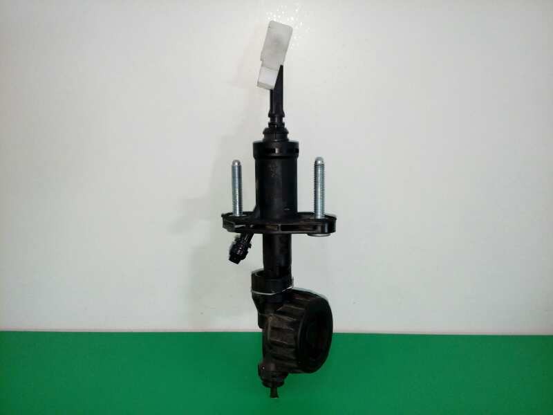 Recambio de bomba embrague para opel astra j lim. 4türig business referencia OEM IAM 55579997  