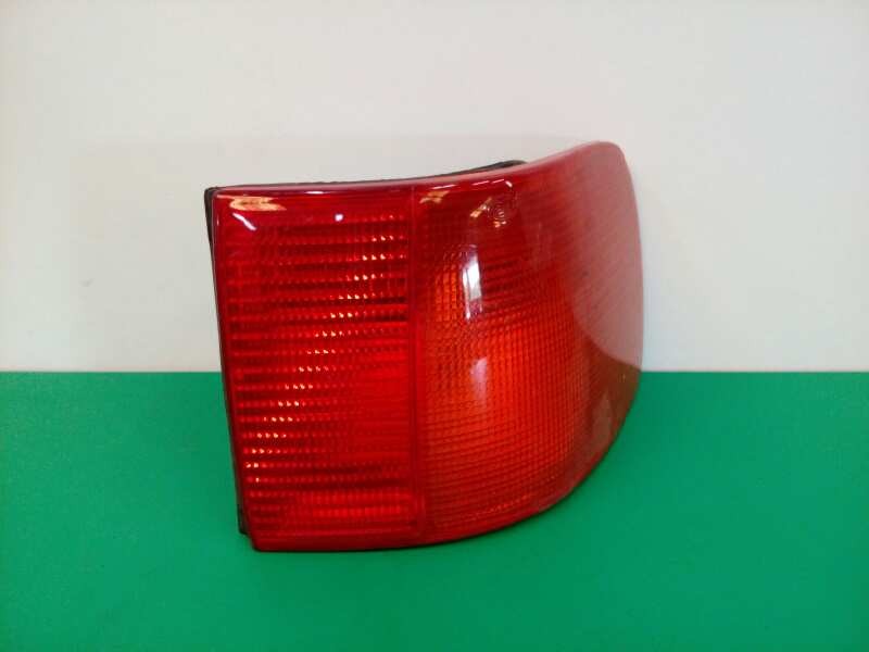 Recambio de piloto trasero derecho para audi 100 berlina (c4) 2.3 referencia OEM IAM 4A5945218  