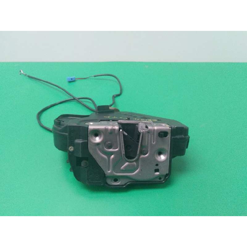 Recambio de cerradura puerta trasera izquierda para mercedes-benz clase cls (w219) 320 cdi (219.322) referencia OEM IAM 21973001